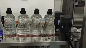 Étiqueteuse automatique pour manchons thermo-rétractables